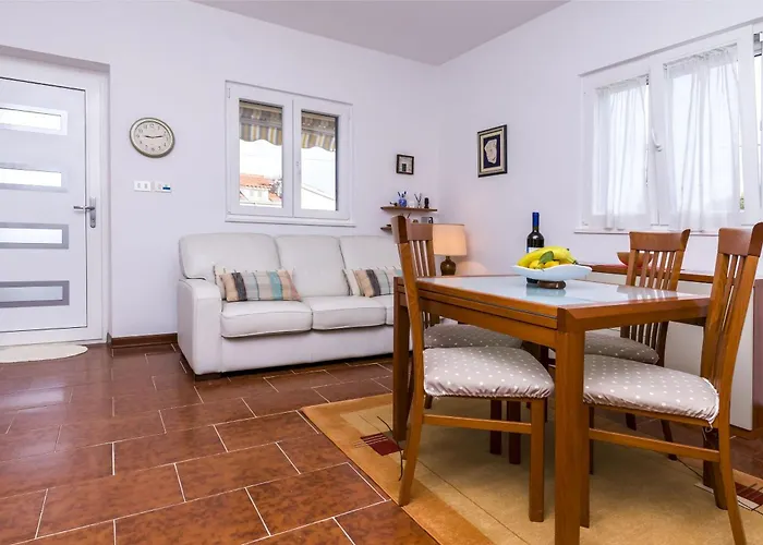 Сasa de vacaciones House Kucica Uz *