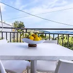 House Kucica Uz