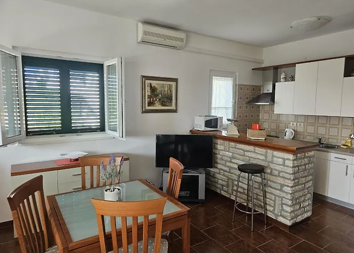 House Kucica Uz Holiday home Trogir